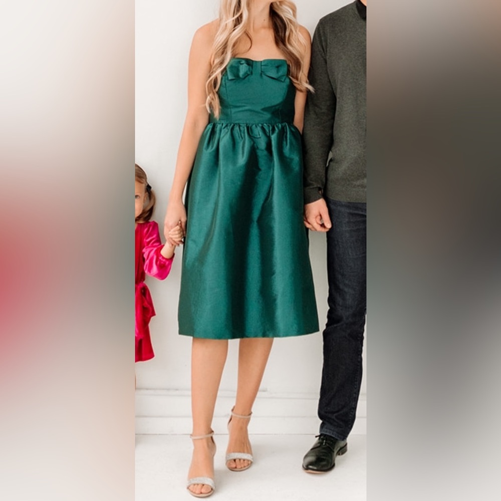 Size 8 CeCe Green Holiday Dress